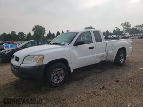 ✅ 2006 Mitsubishi Raider LS • VIN: 1Z7HC22K66S528986 • Lot: 67320235. Wystawiony na Copart z przebiegiem 141 427 mil. Bezpłatny archiwum sprzedaży aukcyjnych z USA i szczegółowy raport historii pojazdu na DreamBid. Zdjęcie 1.
