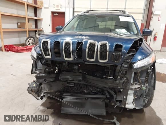 ✅ 2018 Jeep Cherokee Latitude Plus • VIN: 1C4PJMLB0JD612922 • Lot: 42581594. Wystawiony na IAAI z przebiegiem 137 793 mil. Bezpłatny archiwum sprzedaży aukcyjnych z USA i szczegółowy raport historii pojazdu na DreamBid. Zdjęcie 6.