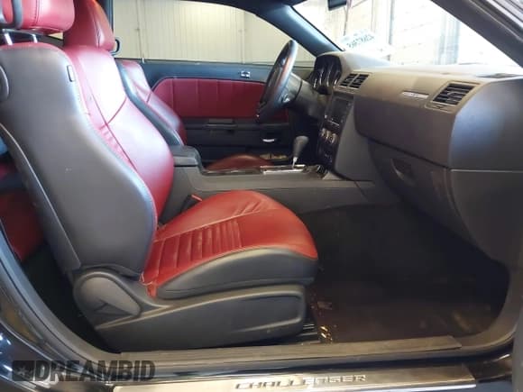 ✅ 2014 Dodge Challenger R/T 100th Anniversary Appearance • VIN: 2C3CDYBT4EH281993 • Lot: 42687365. Listed on IAAI with 86,928 mi. Free auction sales archive from the USA and detailed vehicle history report at DreamBid. Image 5.