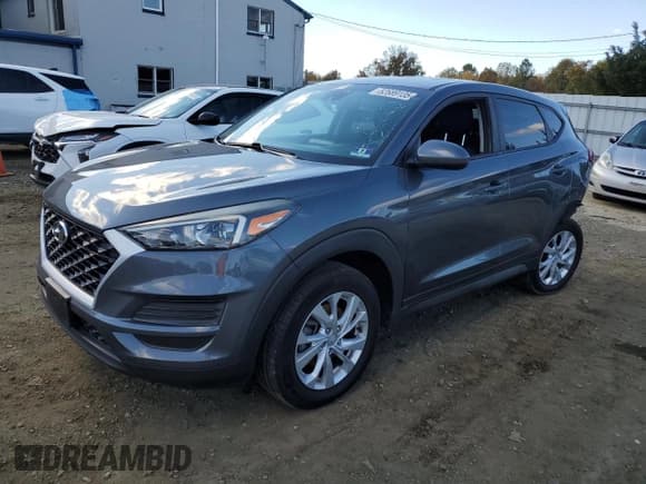 ✅ 2019 Hyundai Tucson SE • VIN: KM8J2CA43KU027802 • Лот: 82689135. Опубликован ранее на Copart с пробегом 63 736 миль. Бесплатный доступ к архиву аукционных продаж из США и подробный отчёт об истории автомобиля на DreamBid. Изображение 1.