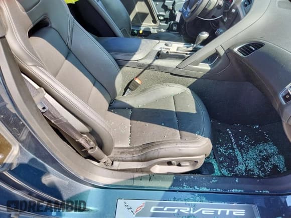 ✅ 2019 Chevrolet Corvette 1LT • VIN: 1G1YB2D76K5120061 • Lot: 84184625. Wystawiony na Copart z przebiegiem 8 220 mil. Bezpłatny archiwum sprzedaży aukcyjnych z USA i szczegółowy raport historii pojazdu na DreamBid. Zdjęcie 10.