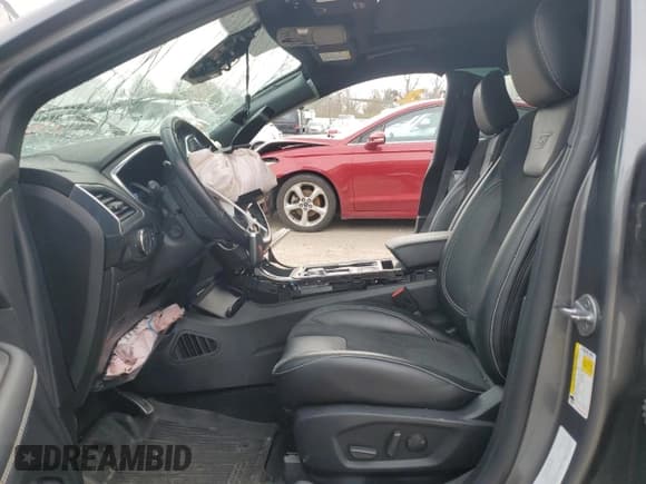 ✅ 2021 Ford Edge ST • VIN: 2FMPK4AP3MBA51620 • Lot: 53084815. Wystawiony na Copart z przebiegiem Nie podano. Bezpłatny archiwum sprzedaży aukcyjnych z USA i szczegółowy raport historii pojazdu na DreamBid. Zdjęcie 7.