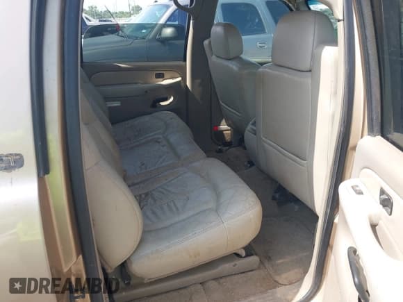 ✅ 2001 Chevrolet Suburban LS • VIN: 3GNEC16T21G214738 • Лот: 42433747. Опубликован ранее на IAAI с пробегом Не указан. Бесплатный доступ к архиву аукционных продаж из США и подробный отчёт об истории автомобиля на DreamBid. Изображение 8.