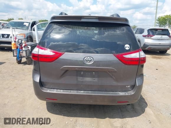 ✅ 2017 Toyota Sienna LE • VIN: 5TDKZ3DC5HS817123 • Lot: 43008162. Listed on IAAI with 202,986 mi. Free auction sales archive from the USA and detailed vehicle history report at DreamBid. Image 16.