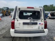 ✅ 2006 Jeep Commander • VIN: 1J8HG48K76C334313 • Lot: 68337095. Wystawiony na Copart z przebiegiem 170 404 mil. Bezpłatny archiwum sprzedaży aukcyjnych z USA i szczegółowy raport historii pojazdu na DreamBid. Zdjęcie 6.