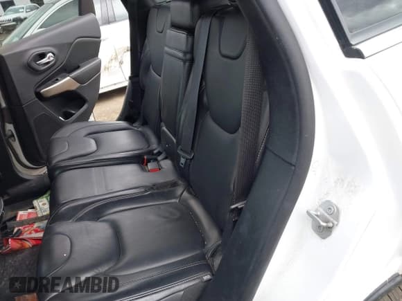 ✅ 2018 Jeep Cherokee Limited • VIN: 1C4PJMDX4JD578560 • Лот: 42242623. Опубликован ранее на IAAI с пробегом 173 535 миль. Бесплатный доступ к архиву аукционных продаж из США и подробный отчёт об истории автомобиля на DreamBid. Изображение 8.