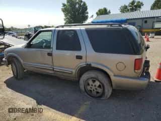✅ 2000 Chevrolet Blazer LT • VIN: 1GNDT13W0Y2181462 • Lot: 70808194. Listed on Copart with 163,563 mi miles. Access the free auction sales archive from the USA and view a detailed vehicle history report at DreamBid. Image 2.