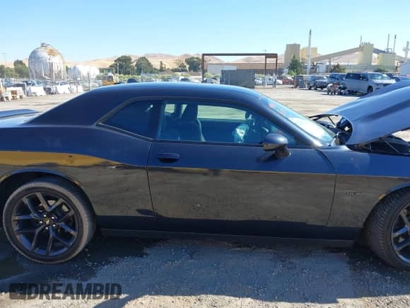 2019 Dodge Challenger R/T z VIN 2C3CDZBT1KH660483, wystawiony jako IAAI lot #43038116 z przebiegiem 89 982 mil mil oraz . Historia ofert i sprzedaży dostępna na DreamBid. Obrazek 14.