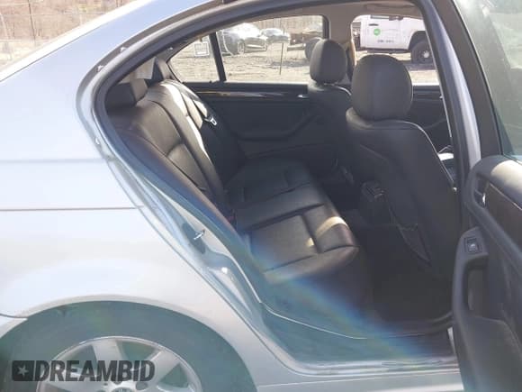 ✅ 2002 BMW 3 Series 325i • VIN: WBAET37432NG78903 • Лот: 43745752. Опубликован ранее на IAAI с пробегом 159 865 миль. Бесплатный доступ к архиву аукционных продаж из США и подробный отчёт об истории автомобиля на DreamBid. Изображение 8.