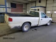 ✅ 2003 Chevrolet S-10 Work Truck • VIN: 1GCCS14XX38237623 • Лот: 48796675. Опубликован ранее на Copart с пробегом Не указан. Бесплатный доступ к архиву аукционных продаж из США и подробный отчёт об истории автомобиля на DreamBid. Изображение 3.