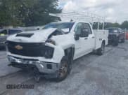 ✅ 2024 Chevrolet Silverado 2500HD • VIN: 1GB2YLE73RF353100 • Лот: 43300422. Опубликован ранее на IAAI с пробегом 15 169 миль. Бесплатный доступ к архиву аукционных продаж из США и подробный отчёт об истории автомобиля на DreamBid. Изображение 2.