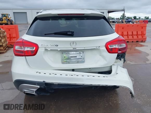 ✅ 2017 Mercedes-Benz GLA 250 • VIN: WDCTG4EBXHJ324468 • Lot: 42160243. Wystawiony na IAAI z przebiegiem 137 652 mil. Bezpłatny archiwum sprzedaży aukcyjnych z USA i szczegółowy raport historii pojazdu na DreamBid. Zdjęcie 17.