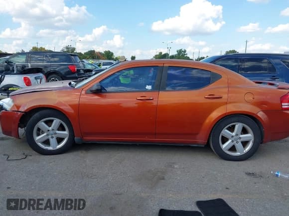 ✅ 2008 Dodge Avenger SXT • VIN: 1B3LC56R08N155347 • Lot: 43403559. Wystawiony na IAAI z przebiegiem 190 891 mil. Bezpłatny archiwum sprzedaży aukcyjnych z USA i szczegółowy raport historii pojazdu na DreamBid. Zdjęcie 14.