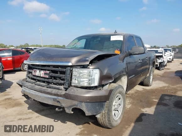 2007 GMC Sierra 1500 SLE1 with VIN 2GTEK13M371579729, listed as a IAAI auction lot 43335548 with 217,515 mi miles and . Bid and sale history available at DreamBid. Image 18.