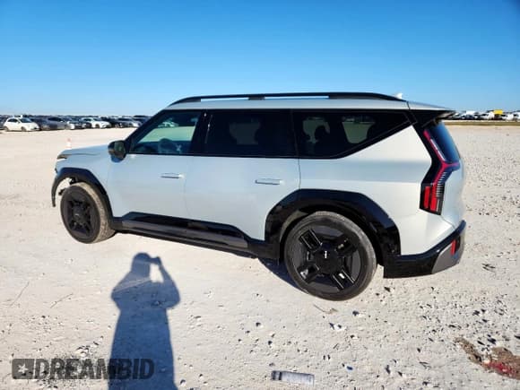 ✅ 2024 Kia EV9 GT-Line • VIN: KNDAEFS54R6022904 • Лот: 89566745. Опубликован ранее на Copart с пробегом 15 809 миль. Бесплатный доступ к архиву аукционных продаж из США и подробный отчёт об истории автомобиля на DreamBid. Изображение 2.