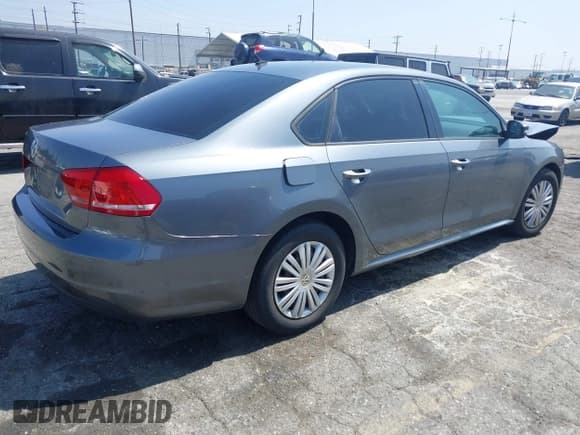 ✅ 2014 Volkswagen Passat S • VIN: 1VWAP7A3XEC003928 • Лот: 42483100. Опубликован ранее на IAAI с пробегом 132 117 миль. Бесплатный доступ к архиву аукционных продаж из США и подробный отчёт об истории автомобиля на DreamBid. Изображение 4.