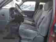 2006 Chevrolet Silverado 1500 LS z VIN 1GCEK19V36Z107360, wystawiony jako Copart lot #82951684 z przebiegiem 226 564 mil mil oraz Szkoda całkowita • Salvage title. Historia ofert i sprzedaży dostępna na DreamBid. Obrazek 7.