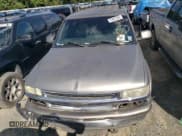 ✅ 2002 Chevrolet Suburban LS • VIN: 3GNEC16Z62G252379 • Лот: 73461294. Опубликован ранее на Copart с пробегом 321 647 миль. Бесплатный доступ к архиву аукционных продаж из США и подробный отчёт об истории автомобиля на DreamBid. Изображение 5.