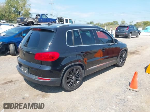 ✅ 2013 Volkswagen Tiguan S • VIN: WVGAV3AX5DW568567 • Лот: 43186252. Опубликован ранее на IAAI с пробегом 106 845 миль. Бесплатный доступ к архиву аукционных продаж из США и подробный отчёт об истории автомобиля на DreamBid. Изображение 4.
