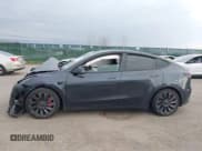 ✅ 2025 Tesla Model Y Performance • VIN: 7SAYGDEF1SA336487 • Lot: 43606363. Wystawiony na IAAI z przebiegiem 15 mil. Bezpłatny archiwum sprzedaży aukcyjnych z USA i szczegółowy raport historii pojazdu na DreamBid. Zdjęcie 13.