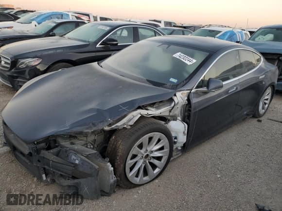 ✅ 2017 Tesla Model S 100D • VIN: 5YJSA1E22HF232568 • Lot: 74232244. Wystawiony na Copart z przebiegiem 38 088 mil. Bezpłatny archiwum sprzedaży aukcyjnych z USA i szczegółowy raport historii pojazdu na DreamBid. Zdjęcie 1.
