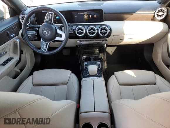 ✅ 2019 Mercedes-Benz A 220 • VIN: WDD3G4EB7KW021430 • Лот: 89595315. Опубликован ранее на Copart с пробегом 71 124 миль. Бесплатный доступ к архиву аукционных продаж из США и подробный отчёт об истории автомобиля на DreamBid. Изображение 8.