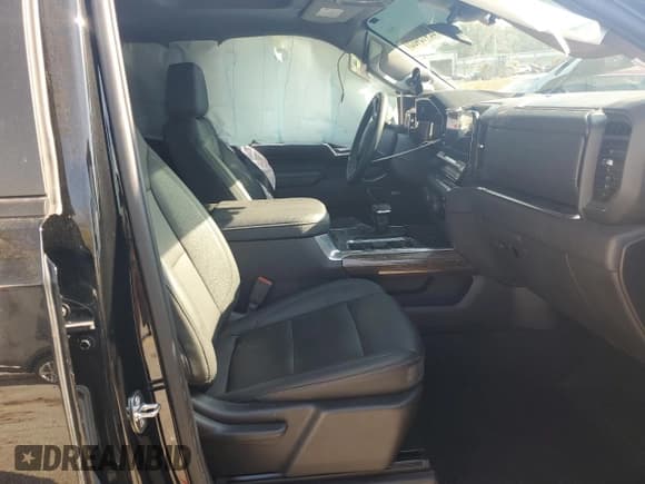 ✅ 2024 Chevrolet Silverado 1500 LT Trail Boss • VIN: 3GCUDFE81RG347126 • Lot: 82419465. Wystawiony na Copart z przebiegiem 28 125 mil. Bezpłatny archiwum sprzedaży aukcyjnych z USA i szczegółowy raport historii pojazdu na DreamBid. Zdjęcie 7.