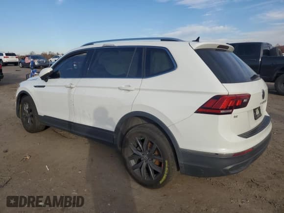 ✅ 2022 Volkswagen Tiguan SE • VIN: 3VV2B7AX4NM033516 • Lot: 90394505. Wystawiony na Copart z przebiegiem 58 069 mil. Bezpłatny archiwum sprzedaży aukcyjnych z USA i szczegółowy raport historii pojazdu na DreamBid. Zdjęcie 2.