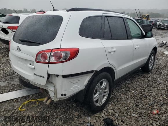 ✅ 2011 Hyundai Santa Fe GLS • VIN: 5XYZGDAB9BG006788 • Lot: 73375994. Listed on Copart with 109,770 mi. Free auction sales archive from the USA and detailed vehicle history report at DreamBid. Image 3.