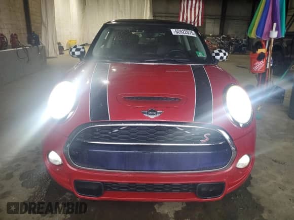 2014 MINI Hardtop S с VIN WMWXM7C54ET986641, выставлен на аукционе Copart как лот 62822075 с пробегом 80 904 миль миль и Списание • Salvage title. История ставок и продаж доступна на DreamBid. Изображение 5.