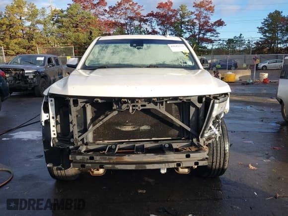 ✅ 2015 Chevrolet Suburban LT • VIN: 1GNSKJKC6FR502961 • Lot: 43542838. Wystawiony na IAAI z przebiegiem 151 612 mil. Bezpłatny archiwum sprzedaży aukcyjnych z USA i szczegółowy raport historii pojazdu na DreamBid. Zdjęcie 13.