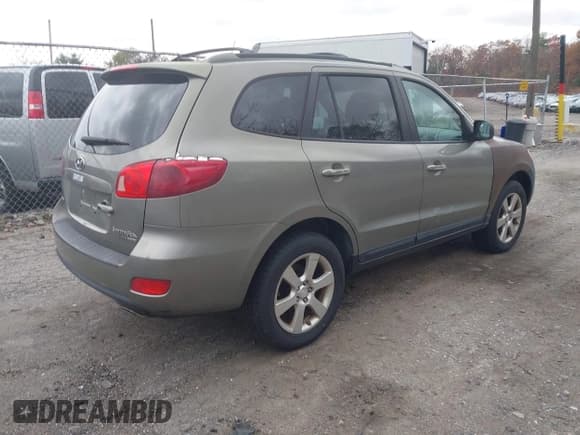 ✅ 2007 Hyundai Santa Fe SE • VIN: 5NMSH73E97H116597 • Lot: 43690841. Wystawiony na IAAI z przebiegiem 186 832 mil. Bezpłatny archiwum sprzedaży aukcyjnych z USA i szczegółowy raport historii pojazdu na DreamBid. Zdjęcie 4.