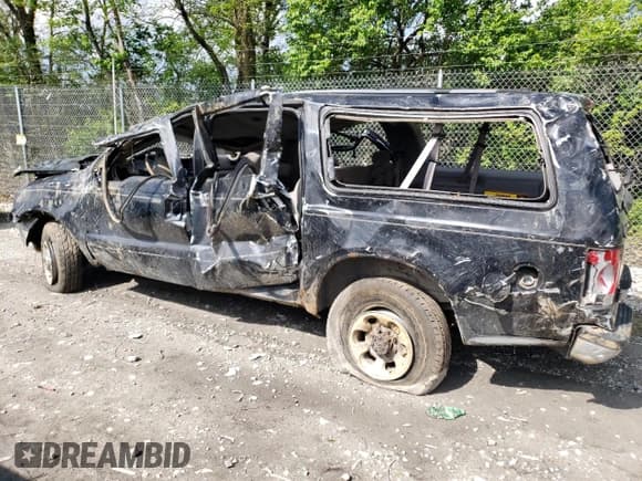 ✅ 2000 Ford Excursion XLT • VIN: 1FMNU41S8YEC60691 • Lot: 55406265. Listed on Copart with Not provided. Free auction sales archive from the USA and detailed vehicle history report at DreamBid. Image 2.