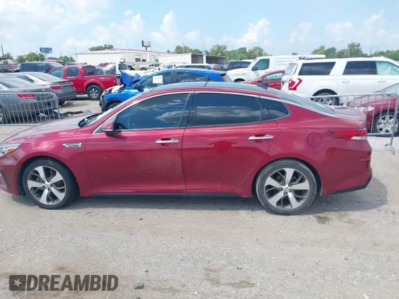 ✅ 2019 Kia Optima S • VIN: 5XXGT4L36KG355596 • Lot: 43140470. Wystawiony na IAAI z przebiegiem 131 404 mil. Bezpłatny archiwum sprzedaży aukcyjnych z USA i szczegółowy raport historii pojazdu na DreamBid. Zdjęcie 14.