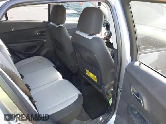 ✅ 2020 Chevrolet Trax LS • VIN: 3GNCJKSB2LL217102 • Lot: 43779995. Listed on IAAI with 22,515 mi. Free auction sales archive from the USA and detailed vehicle history report at DreamBid. Image 8.