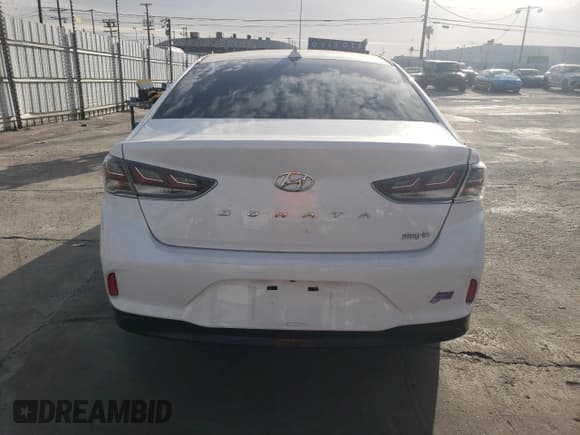 ✅ 2019 Hyundai Sonata • VIN: KMHE14L27KA089209 • Лот: 47297365. Опубликован ранее на Copart с пробегом 80 558 миль. Бесплатный доступ к архиву аукционных продаж из США и подробный отчёт об истории автомобиля на DreamBid. Изображение 6.