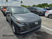 ✅ 2024 Hyundai Tucson SEL • VIN: 5NMJB3DE4RH308145 • Lot: 42957593. Wystawiony na IAAI z przebiegiem 43 318 mil. Bezpłatny archiwum sprzedaży aukcyjnych z USA i szczegółowy raport historii pojazdu na DreamBid. Zdjęcie 1.