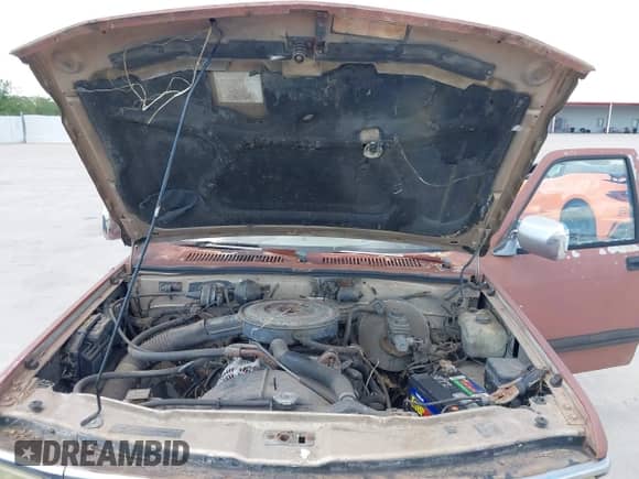 1993 Dodge Dakota z VIN 1B7FL23X3PS233536, wystawiony jako IAAI lot #43363640 z przebiegiem 190 414 mil mil oraz . Historia ofert i sprzedaży dostępna na DreamBid. Obrazek 10.