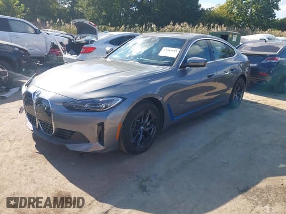 ✅ 2023 BMW i4 eDrive35 • VIN: WBY43AW02PFR41512 • Lot: 43343918. Wystawiony na IAAI z przebiegiem 14 312 mil. Bezpłatny archiwum sprzedaży aukcyjnych z USA i szczegółowy raport historii pojazdu na DreamBid. Zdjęcie 2.