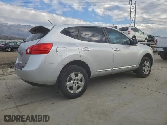 ✅ 2013 Nissan Rogue S • VIN: JN8AS5MV2DW612371 • Лот: 93984625. Опубликован ранее на Copart с пробегом 135 645 миль. Бесплатный доступ к архиву аукционных продаж из США и подробный отчёт об истории автомобиля на DreamBid. Изображение 3.