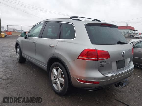✅ 2011 Volkswagen Touareg • VIN: WVGFG9BP9BD005967 • Лот: 43753282. Опубликован ранее на IAAI с пробегом 173 170 миль. Бесплатный доступ к архиву аукционных продаж из США и подробный отчёт об истории автомобиля на DreamBid. Изображение 14.