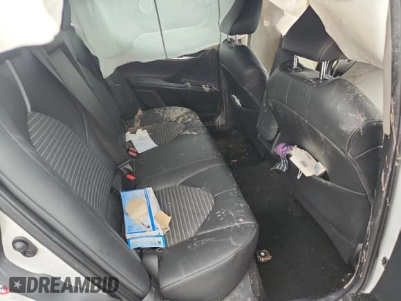 ✅ 2018 Toyota Camry LE • VIN: 4T1B11HK8JU536895 • Lot: 57822885. Wystawiony na Copart z przebiegiem 149 192 mil. Bezpłatny archiwum sprzedaży aukcyjnych z USA i szczegółowy raport historii pojazdu na DreamBid. Zdjęcie 10.