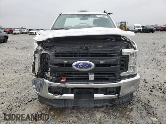 ✅ 2018 Ford F-250 XL • VIN: 1FDBF2B67JEB53642 • Lot: 81255834. Listed on Copart with 238,576 mi. Free auction sales archive from the USA and detailed vehicle history report at DreamBid. Image 5.