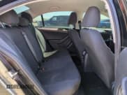 ✅ 2015 Volkswagen Jetta SE • VIN: 3VWD17AJ5FM262789 • Lot: 57525075. Wystawiony na Copart z przebiegiem 147 268 mil. Bezpłatny archiwum sprzedaży aukcyjnych z USA i szczegółowy raport historii pojazdu na DreamBid. Zdjęcie 10.