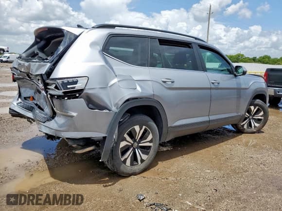 ✅ 2024 Volkswagen Atlas SE • VIN: 1V2DR2CA1RC543794 • Lot: 64036535. Listed on Copart with Not provided. Free auction sales archive from the USA and detailed vehicle history report at DreamBid. Image 3.