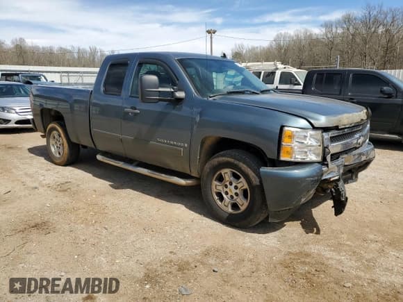 ✅ 2008 Chevrolet Silverado 1500 2LT • VIN: 2GCEC190081326449 • Lot: 49590565. Wystawiony na Copart z przebiegiem 309 997 mil. Bezpłatny archiwum sprzedaży aukcyjnych z USA i szczegółowy raport historii pojazdu na DreamBid. Zdjęcie 4.