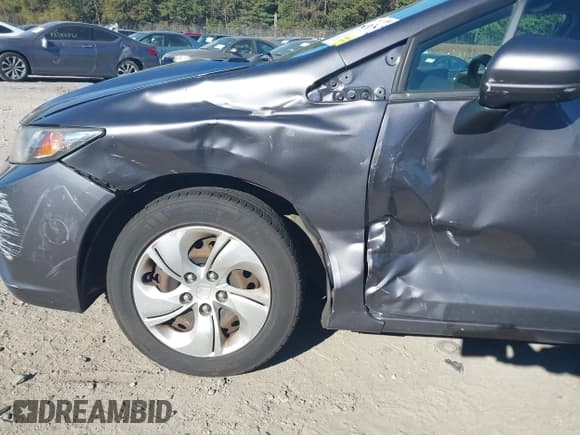 ✅ 2015 Honda Civic LX • VIN: 19XFB2F59FE239307 • Lot: 43430199. Wystawiony na IAAI z przebiegiem 136 906 mil. Bezpłatny archiwum sprzedaży aukcyjnych z USA i szczegółowy raport historii pojazdu na DreamBid. Zdjęcie 6.