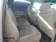 2001 Chevrolet Suburban LS z VIN 3GNEC16T91G243685, wystawiony jako Copart lot #76985874 z przebiegiem Nie podano mil oraz Nie do naprawy • Non repairable. Historia ofert i sprzedaży dostępna na DreamBid. Obrazek 11.