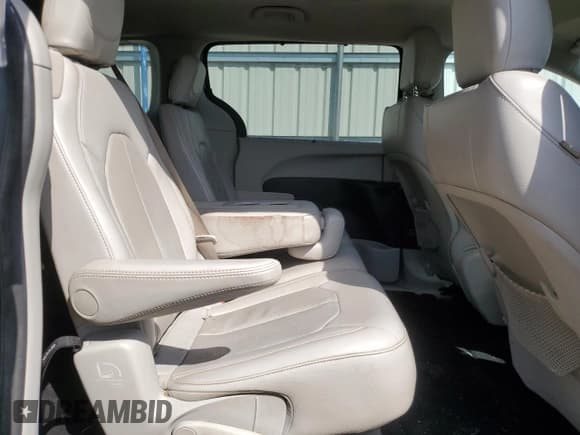 ✅ 2018 Chrysler Pacifica Touring L • VIN: 2C4RC1BG3JR211733 • Лот: 84979065. Опубликован ранее на Copart с пробегом 184 095 миль. Бесплатный доступ к архиву аукционных продаж из США и подробный отчёт об истории автомобиля на DreamBid. Изображение 11.