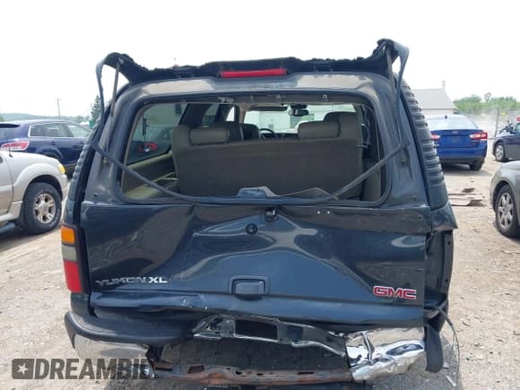 ✅ 2004 GMC Yukon XL SLT • VIN: 3GKFK16Z24G330454 • Lot: 42435645. Listed on IAAI with 204,351 mi. Free auction sales archive from the USA and detailed vehicle history report at DreamBid. Image 16.